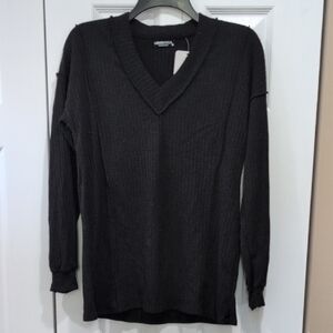 NEW Heimish V-neck Top